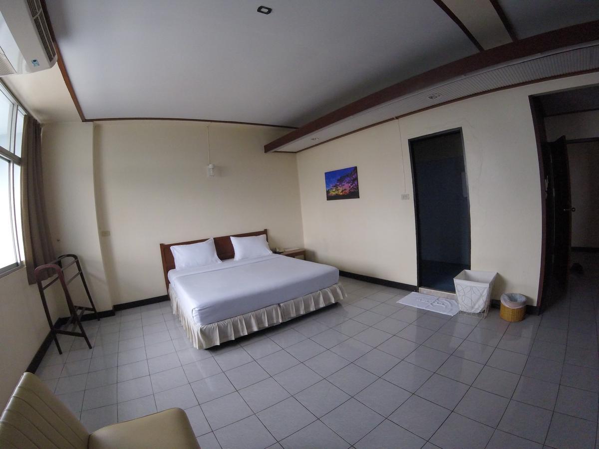 Tapee Hotel Surat Thani Exterior foto