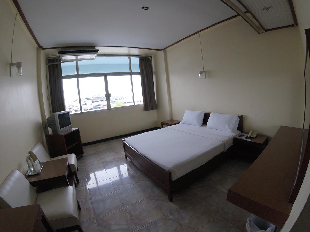 Tapee Hotel Surat Thani Exterior foto