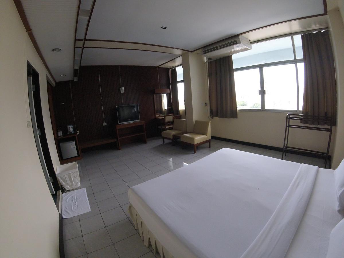 Tapee Hotel Surat Thani Exterior foto